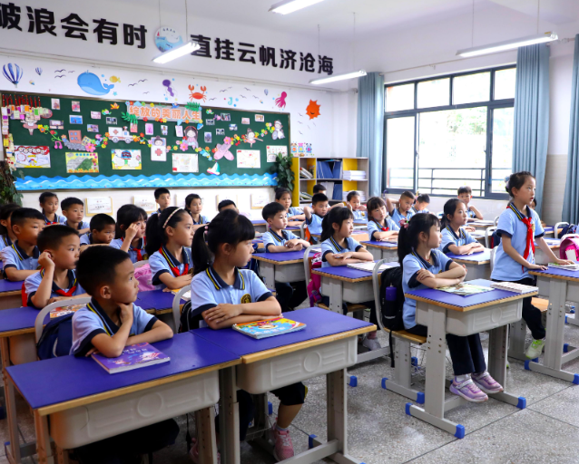 學校試點覆蓋學生引導教育回歸育人本源促進學生全面發展成才