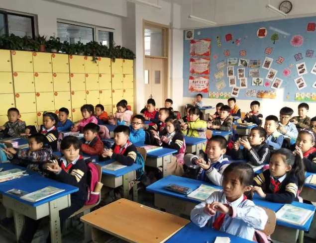 化為甘霖滋潤每一株嫩芽讓教育均衡發展的紅利惠及更多家庭