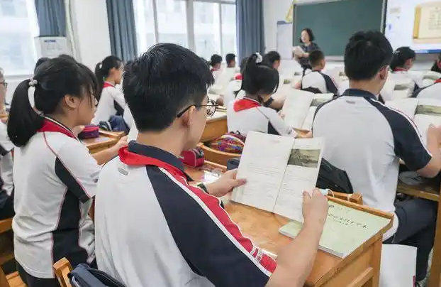 教師的無力感往往源于教育方針與實在生長需求之間的錯位