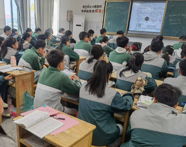 教師的無力感往往源于教育方針與實在生長需求之間的錯位